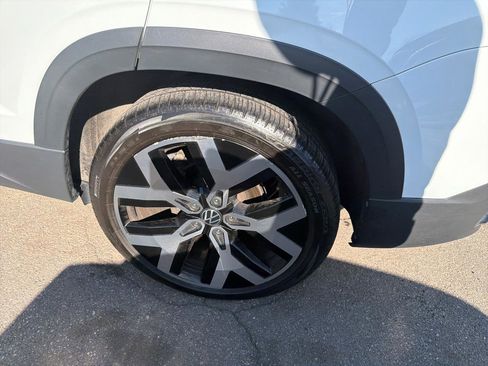 Used 2023 Volkswagen Taos SEL AWD/4WD image 13