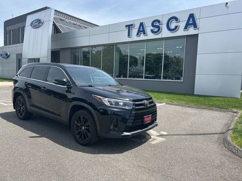 Used 2019 Toyota Highlander SE AWD/4WD image 1
