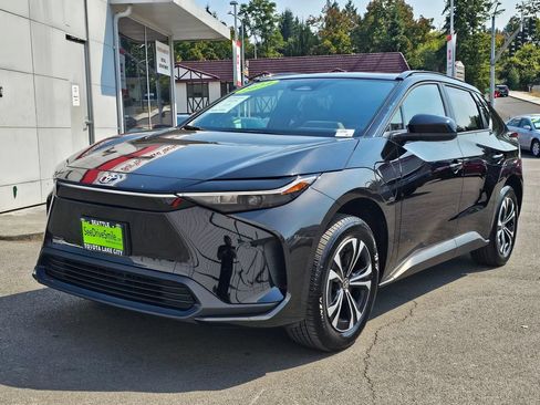 Certified 2024 Toyota bZ4X AWD image 3
