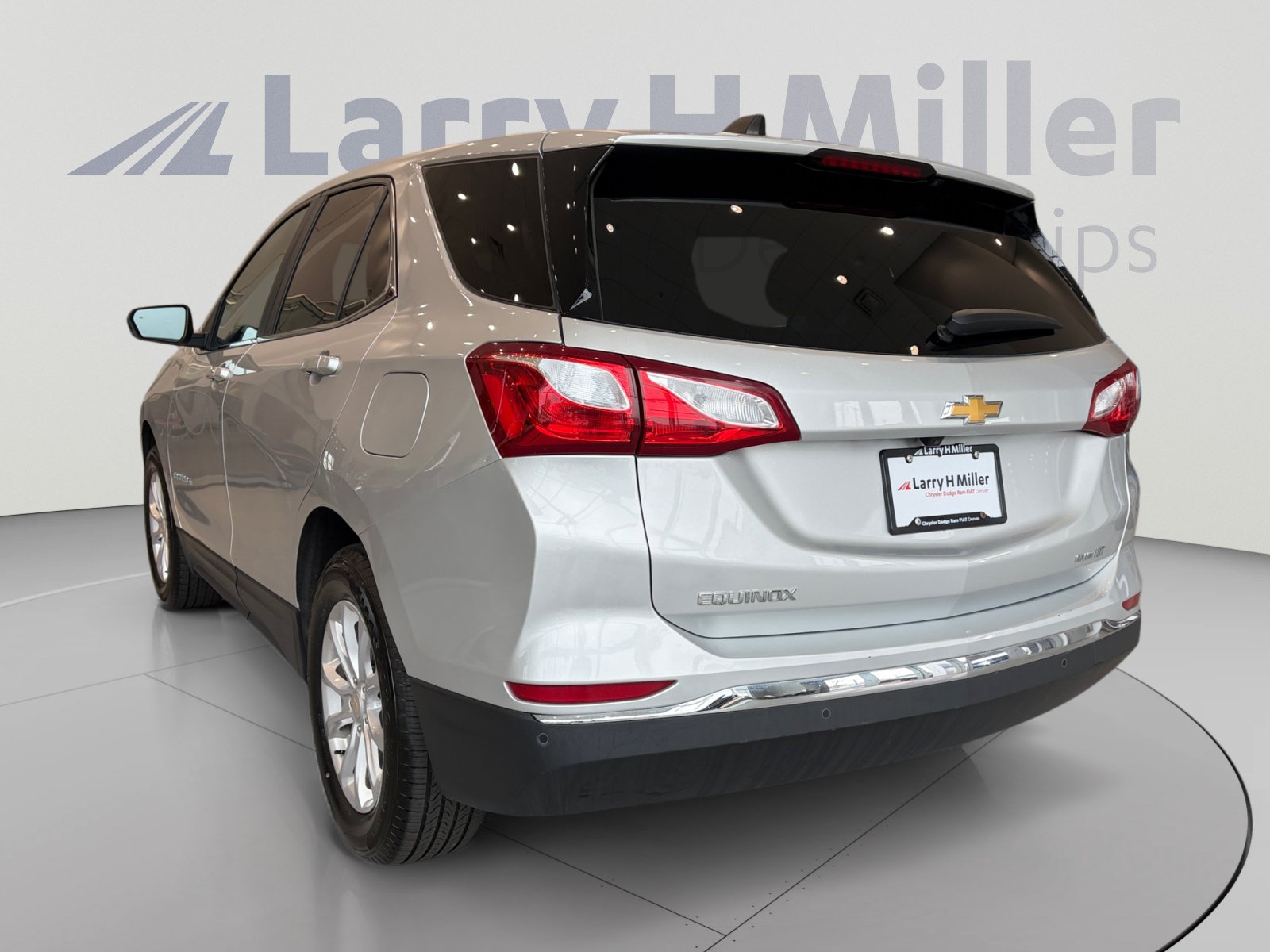 Used 2021 Chevrolet Equinox LT w/ Driver Convenience Package AWD/4WD image 3