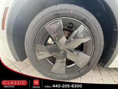 New 2026 Toyota Prius Plug-In Hybrid image 12