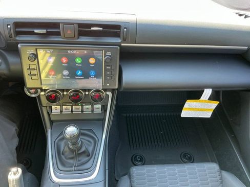 Used 2025 Toyota GR86 w/ ALL Weather Mat Package (TMS) RWD image 12