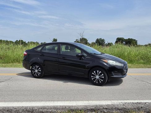 Used 2017 Ford Fiesta S FWD image 1