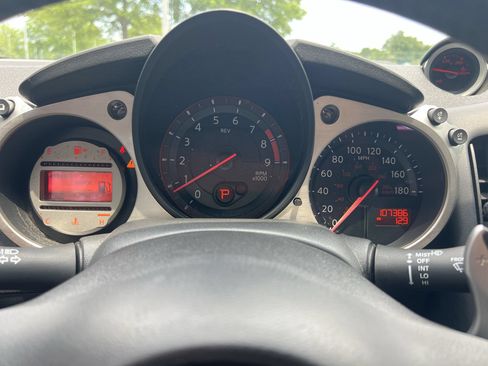 Used 2011 Nissan 370Z Touring RWD image 12