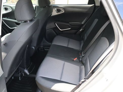 Used 2025 Kia Soul LX FWD image 6