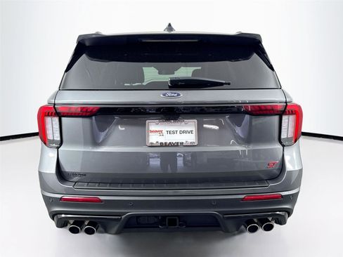 Used 2025 Ford Explorer ST image 12