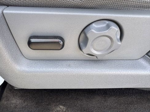 Used 2014 Ford F150 XLT w/ XLT Chrome Package image 19