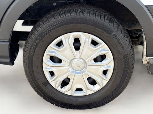 Used 2024 Ford Transit 250 Low Roof w/ Exterior Upgrade Package image 27