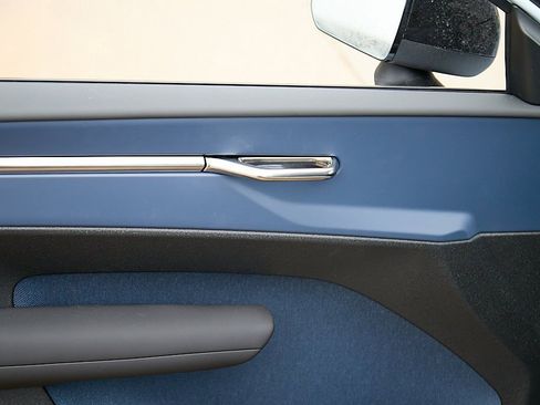 New 2026 Volvo EX30 Cross Country Ultra image 11