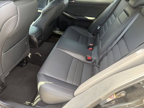 Used 2016 Lexus IS 200t w/ F Sport Package RWD image 28