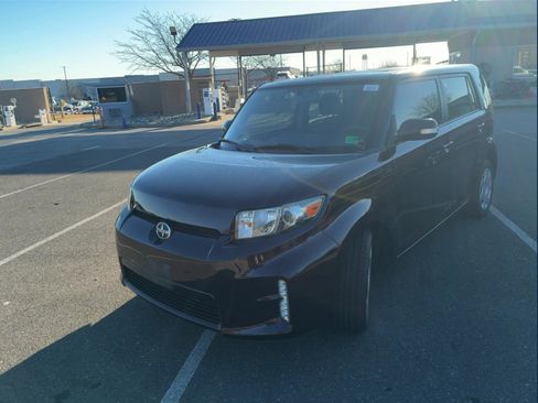Used 2013 Scion xB image 1