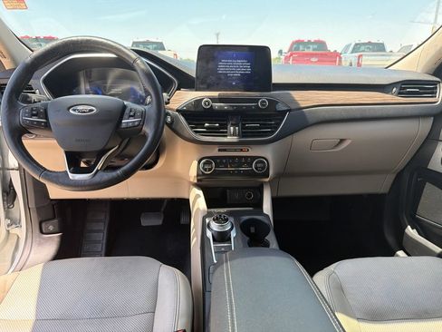 Used 2020 Ford Escape Titanium w/ Titanium Premium Package 2.0 FWD image 12