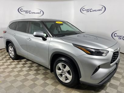 Used 2023 Toyota Highlander LE