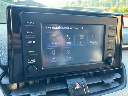 Used 2019 Toyota RAV4 XLE w/ Convenience Package AWD/4WD image 10