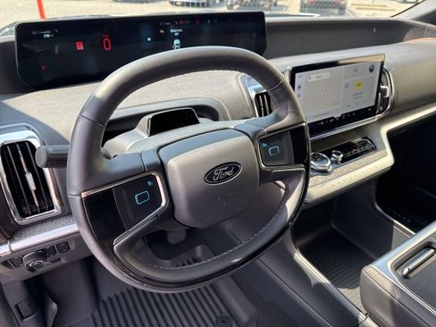 Used 2025 Ford Expedition Tremor AWD/4WD image 30