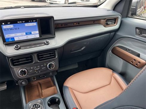 Used 2022 Ford Maverick Lariat image 14