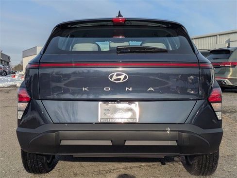 New 2026 Hyundai Kona SE image 5