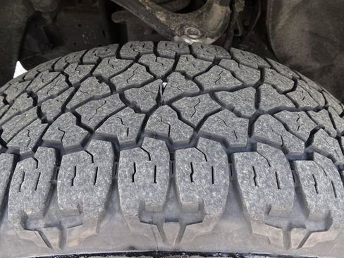 Used 2021 Chevrolet Silverado 1500 Custom Trail Boss w/ LPO, Dark Essentials Package image 36