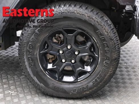 Used 2023 Jeep Wrangler Unlimited w/ Cold Weather Group AWD/4WD image 31