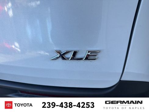 Used 2025 Toyota Sienna XLE image 6