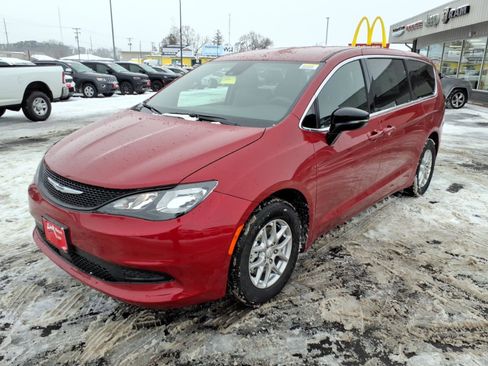 New 2026 Chrysler Voyager LX image 5