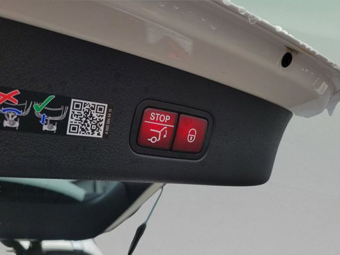 Certified 2026 Mercedes-Benz GLC 300 image 6