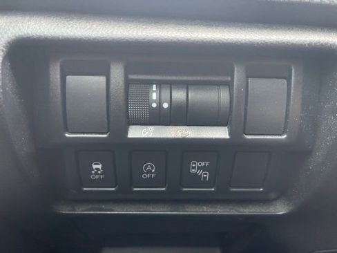 Used 2020 Subaru Crosstrek 2.0i Premium w/ Moonroof Package 2 image 9