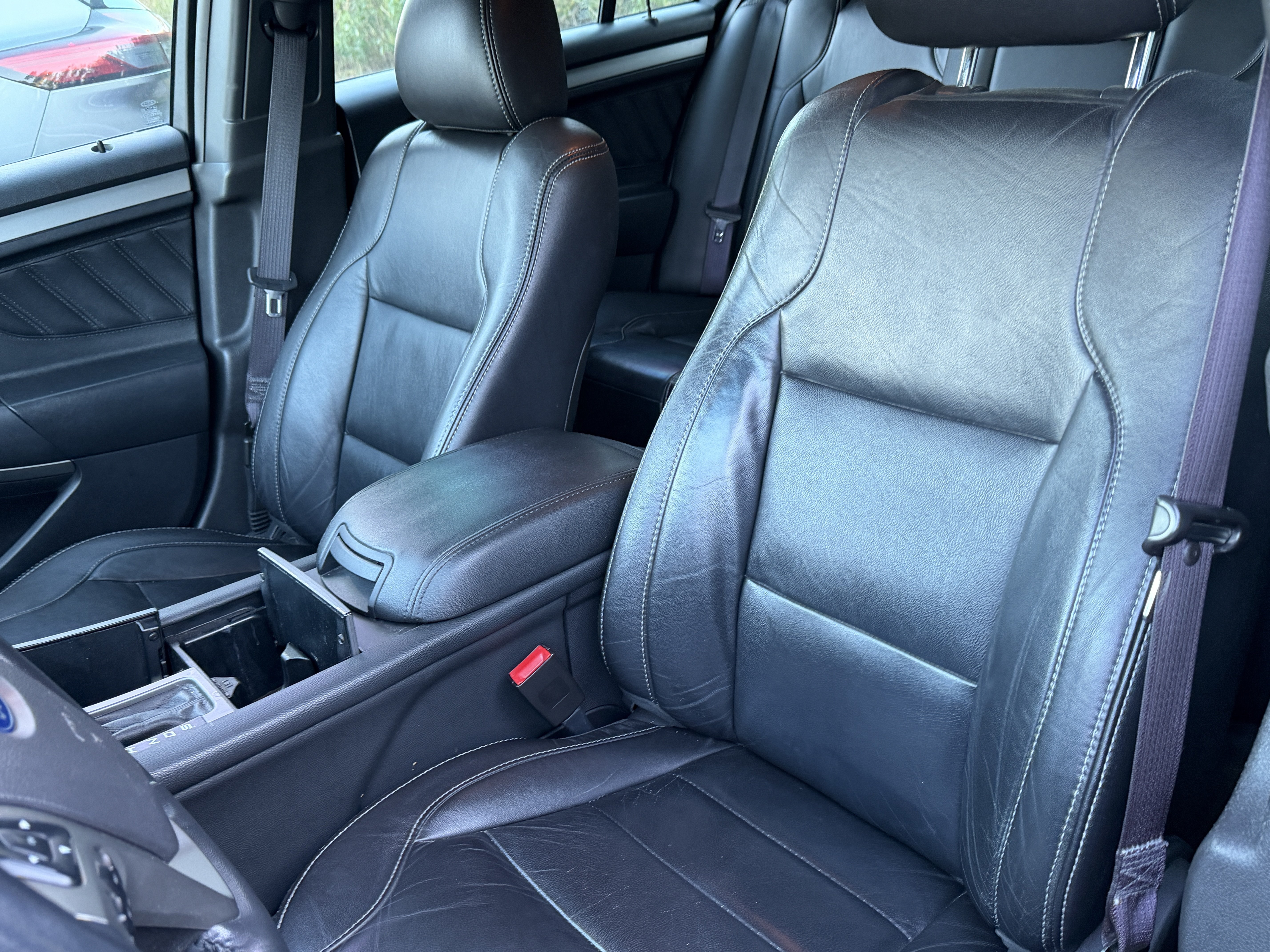 Used 2014 Ford Taurus SEL FWD image 9