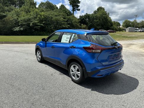 New 2025 Nissan Kicks Play S image 7