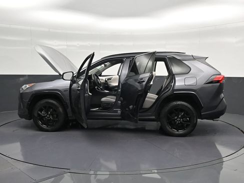 Used 2021 Toyota RAV4 XLE FWD image 41