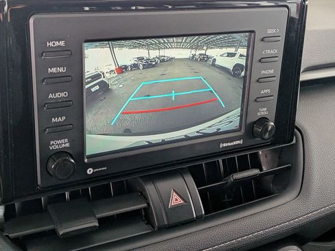 Used 2021 Toyota RAV4 XLE AWD/4WD image 20