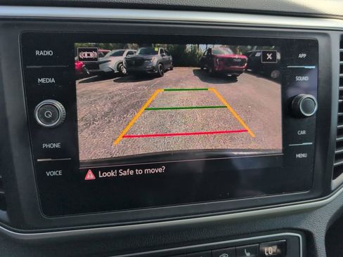 Used 2021 Volkswagen Atlas Cross Sport SE image 17