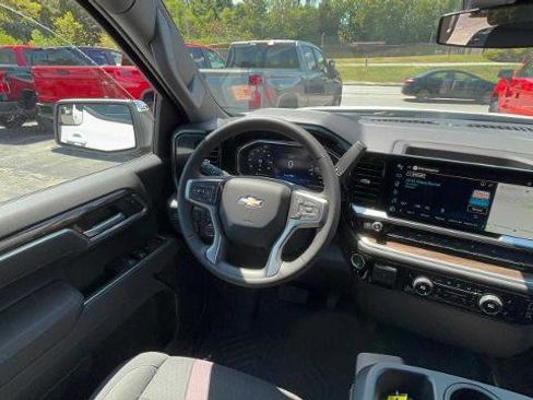 Used 2026 Chevrolet Silverado 1500 LT AWD/4WD image 27