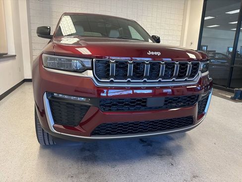 New 2026 Jeep Grand Cherokee Limited AWD/4WD image 9