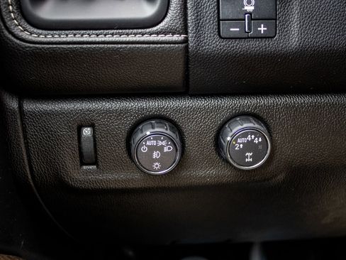 Used 2020 GMC Canyon Denali image 35