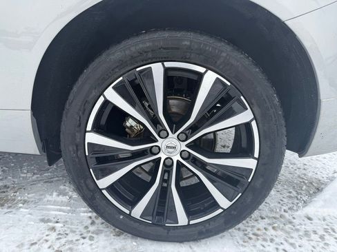 Used 2025 Volvo XC60 B5 Plus image 15