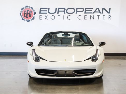 Used 2013 Ferrari 458 Spider RWD image 2