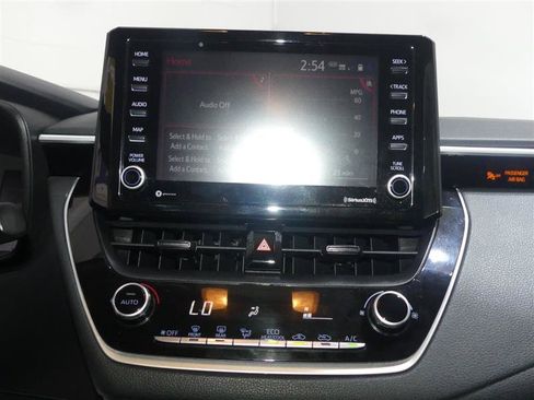 Used 2022 Toyota Corolla LE FWD image 35