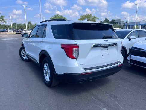 Used 2024 Ford Explorer XLT RWD image 5