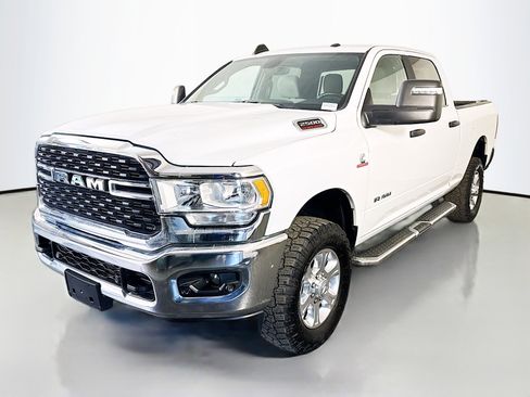 Used 2024 RAM 2500 Big Horn w/ Off Road Package AWD/4WD image 4