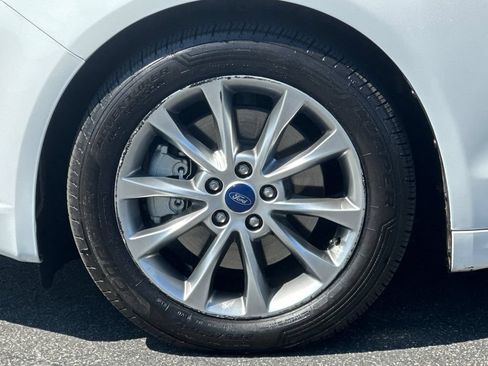 Certified 2017 Ford Fusion Energi SE FWD image 29