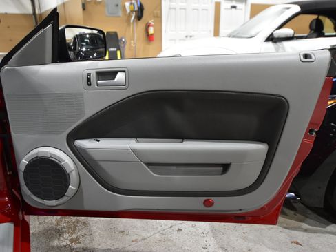 Used 2008 Ford Mustang GT image 39