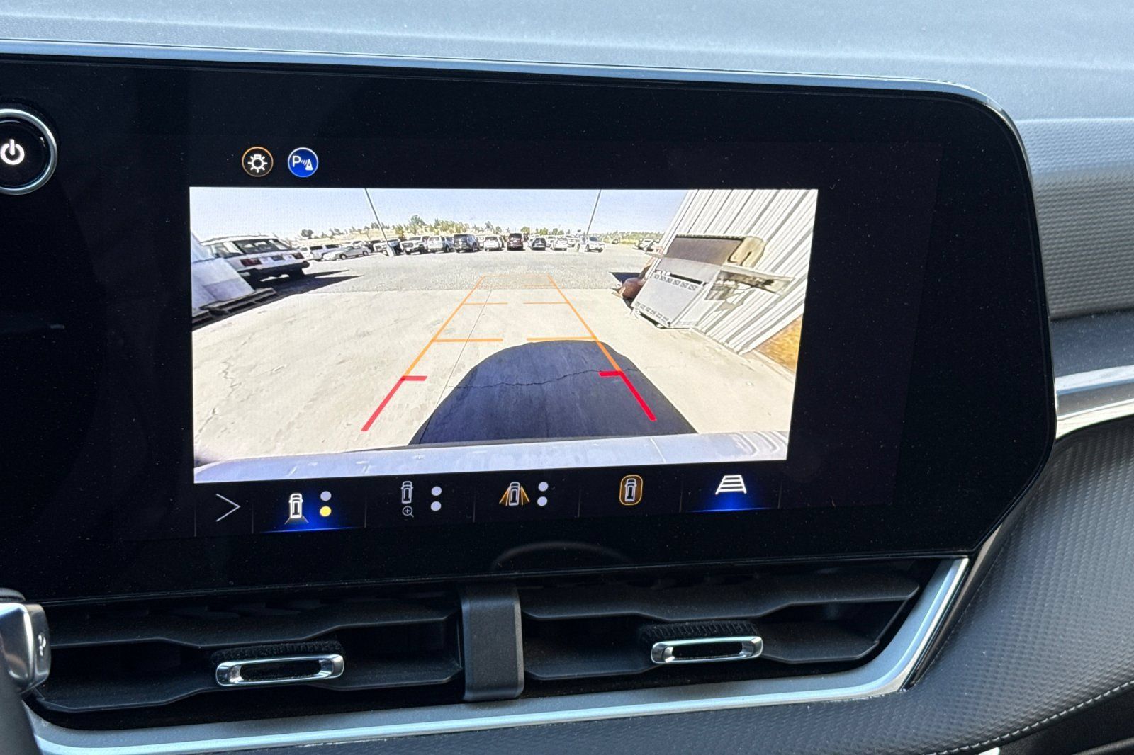 Used 2025 Chevrolet Equinox LT w/ Safety and Technology Package AWD/4WD image 26