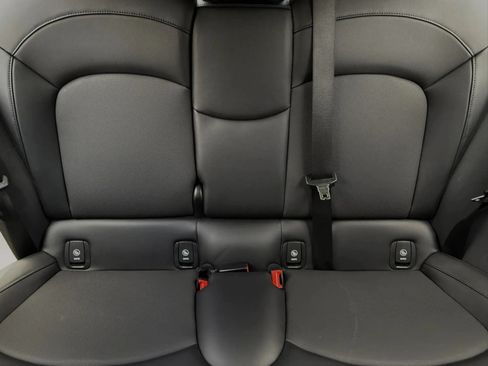 Used 2018 MINI Cooper 4-Door Hardtop FWD image 32