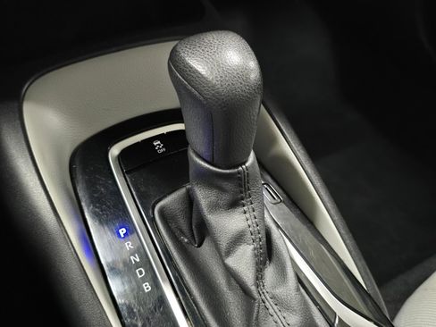 Certified 2022 Toyota Corolla LE image 25