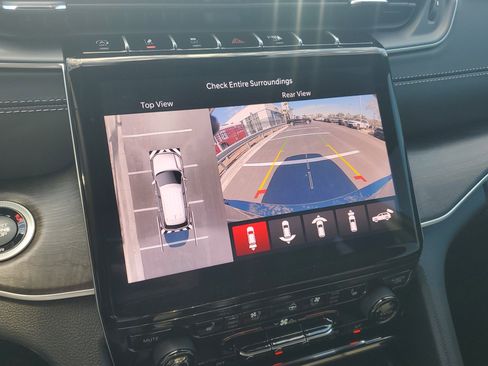 New 2025 Jeep Grand Cherokee L Limited image 17