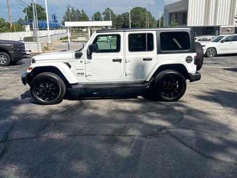 Used 2023 Jeep Wrangler Unlimited Sahara w/ Cold Weather Group AWD/4WD image 11