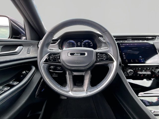 Used 2021 Jeep Grand Cherokee L Overland w/ Luxury Tech Group IV AWD/4WD image 18