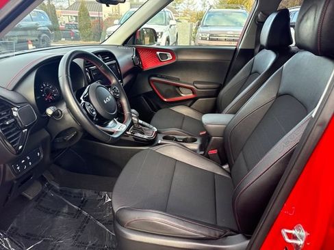 Used 2022 Kia Soul Turbo image 9