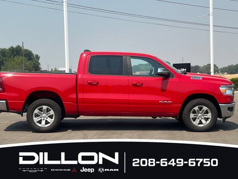 Used 2024 RAM 1500 Laramie AWD/4WD image 3
